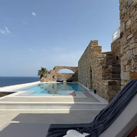 Anemoessa Villa *